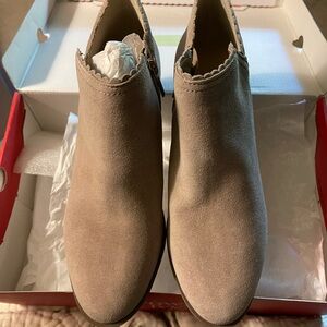 Crown & Ivy Keegan Taupe Suede Bootie 7.5